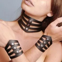 Dollhouse Collier Découpé En Cuir 7 Dollhouse Collier Découpé En Cuir -Lingerie Soldes Boutique bracelets collier bandes 03