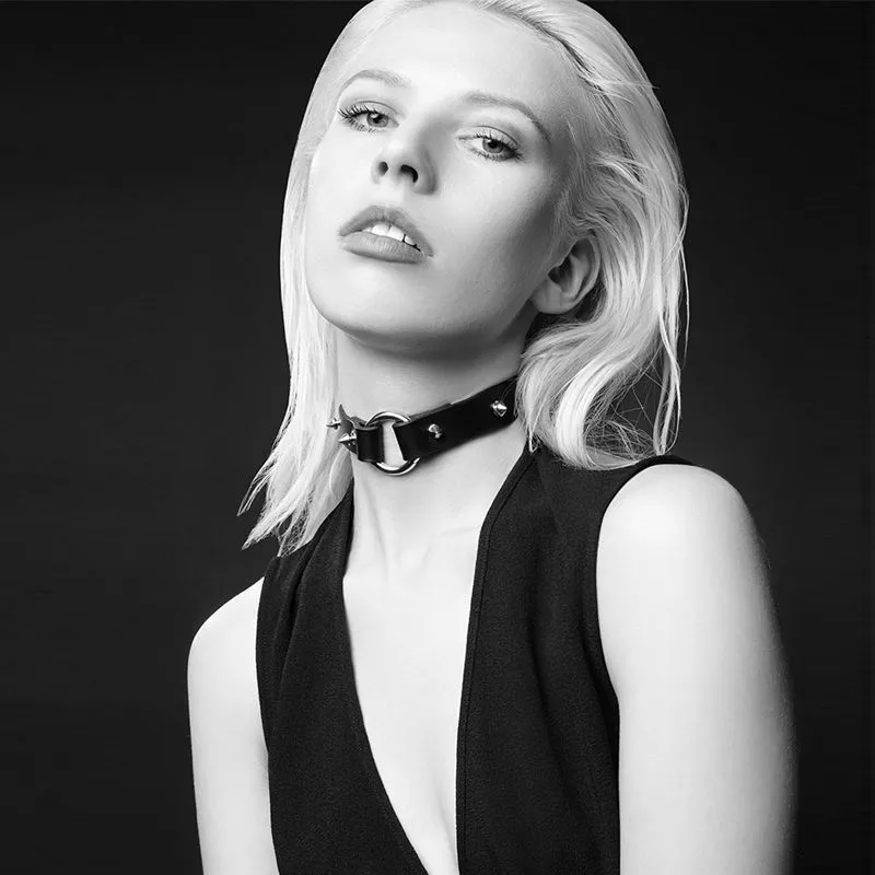 E.L.F. Zhou London Choker Stud En Cuir - Noir Et Or 5 E.L.F. Zhou London Choker Stud En Cuir - Noir Et Or – Image 3