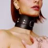 The Sinners Choker Minerve En Cuir épais -Lingerie Soldes Boutique collier rigide zoom noir