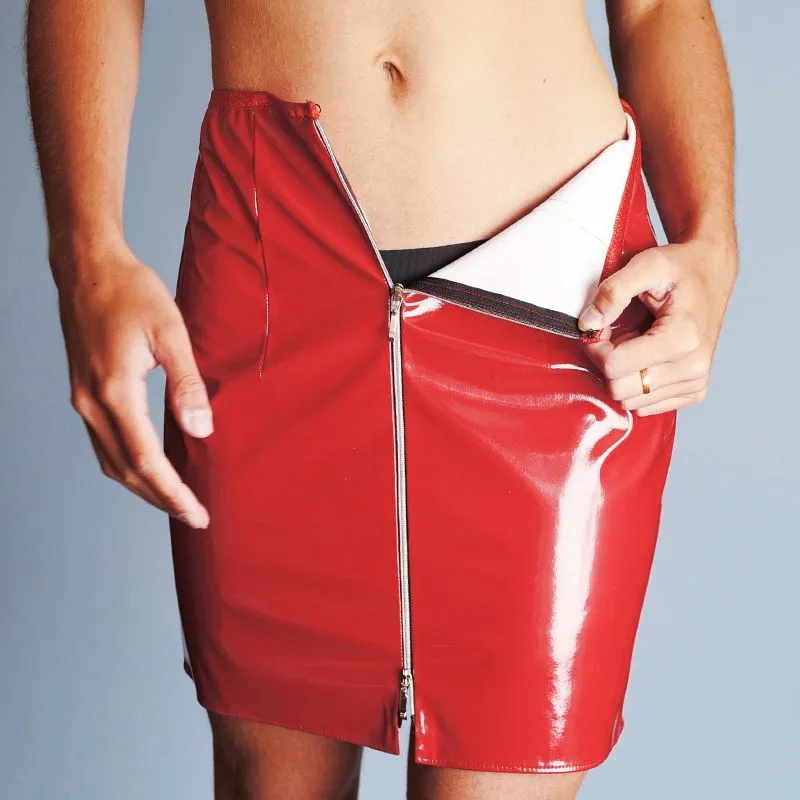 Dollhouse Jupe Courte Ouvrable En Vinyle - Rouge 6 Dollhouse Jupe Courte Ouvrable En Vinyle - Rouge – Image 4