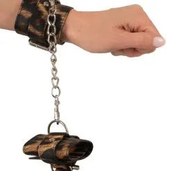 Menottes Léopard En Simili Cuir -Lingerie Soldes Boutique menottes leopard 4