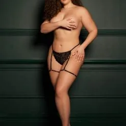 Le Désir String En Dentelle Avec Jarretières Intégrées - Marie Queen Size 8 Le Désir String En Dentelle Avec Jarretières Intégrées - Marie Queen Size -Lingerie Soldes Boutique string dentelle jarretelles marie queen size 3