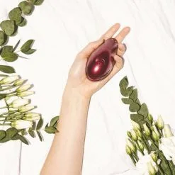 Womanizer Liberty - Rouge -Lingerie Soldes Boutique wmz liberty red wine mood 5 jpg